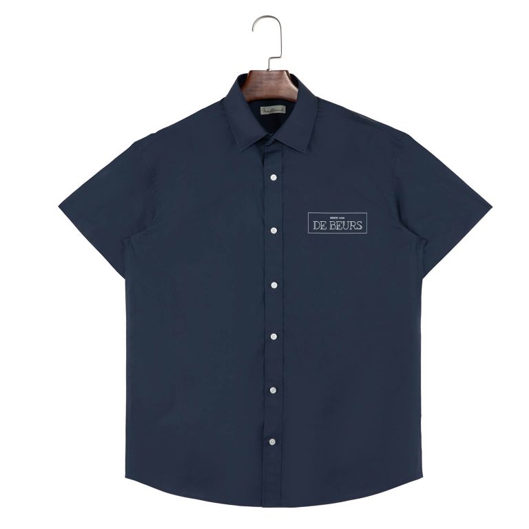 Hippe bedrijfskleding 6 Marineblauw horeca overhemd van De Beurs met geprint logo op de borst